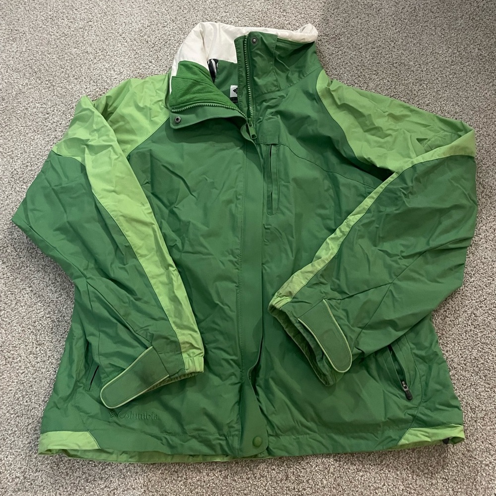 Women’s Size M Columbia Waterproof Zip Up Jacket